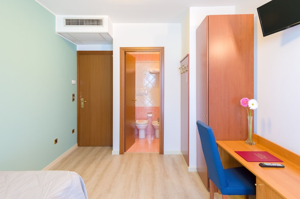 Hotel Palladio — Hotel rooms in Mestre, Veneto