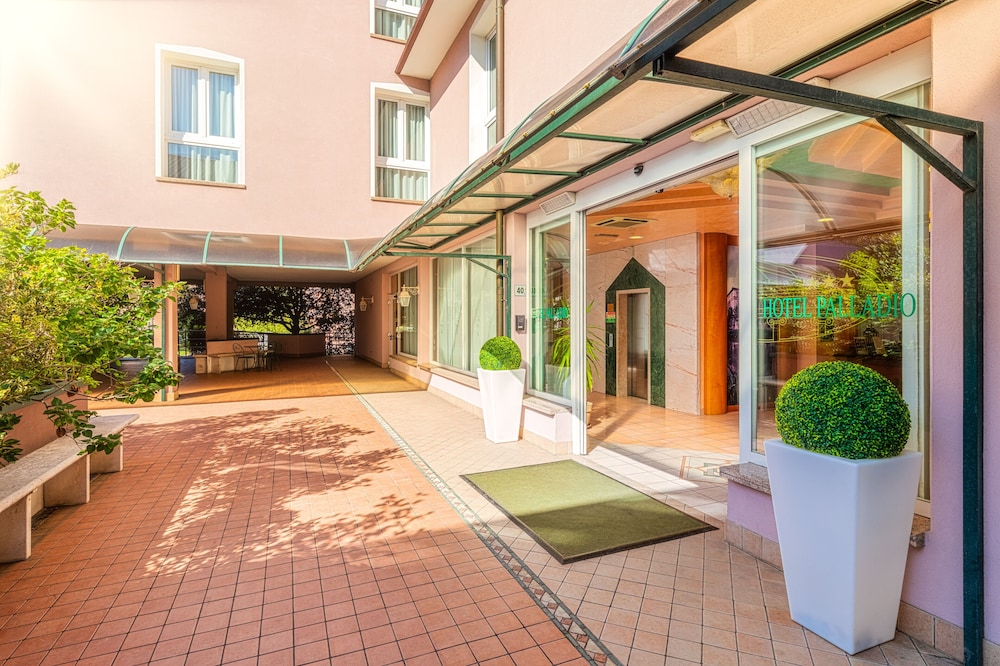 Hotel Palladio — Hotel building in Mestre, Veneto
