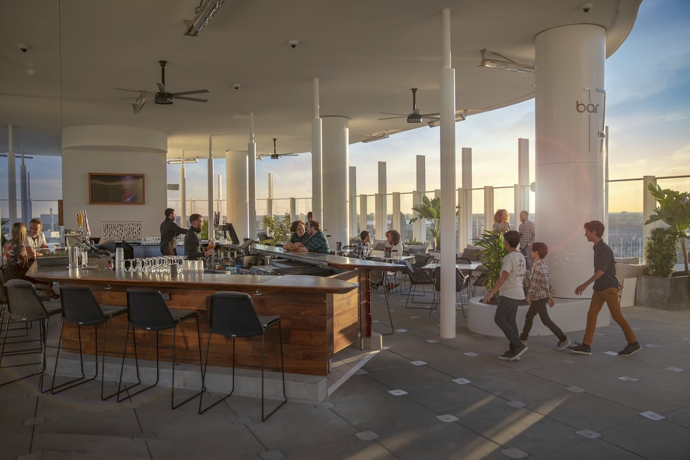 Universal's Aventura Hotel — Restaurant & bars in Orlando, Florida