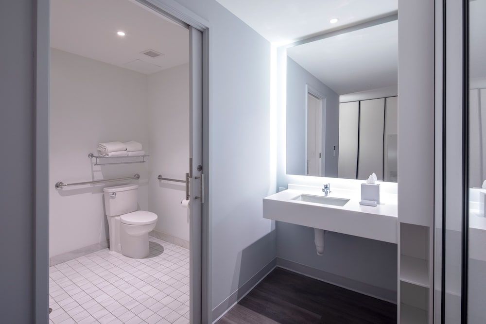 Universal's Aventura Hotel — Hotel rooms in Orlando, Florida