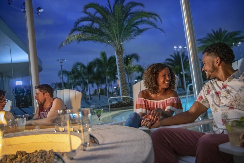 Universal's Aventura Hotel — Swimming pool in Orlando, Florida
