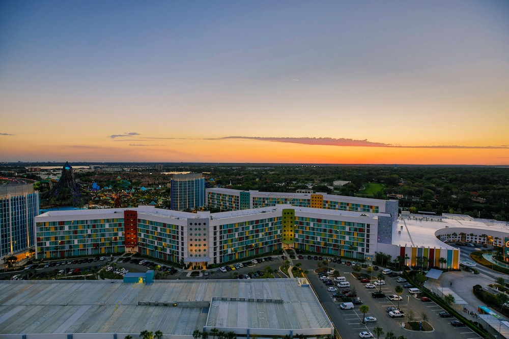 Universal's Aventura Hotel — Hotel building in Orlando, Florida