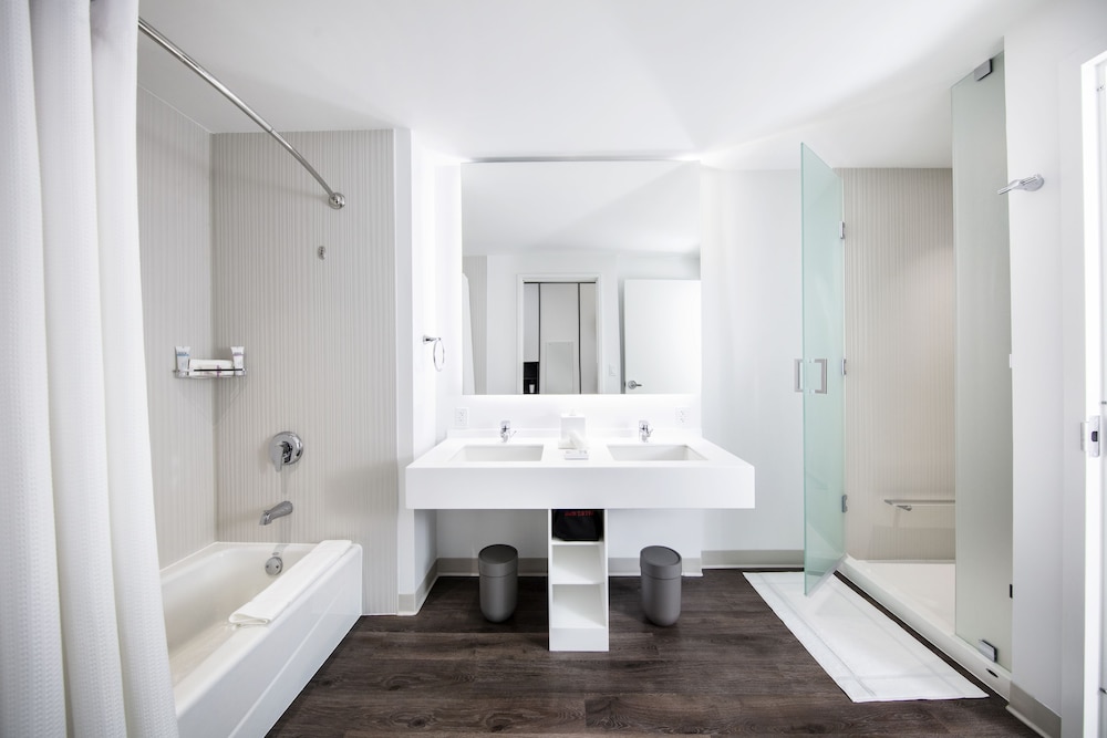 Universal's Aventura Hotel — Hotel rooms in Orlando, Florida