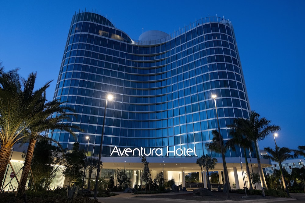 Universal's Aventura Hotel — Hotel building in Orlando, Florida