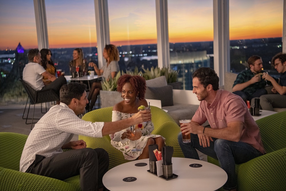 Universal's Aventura Hotel — Restaurant & bars in Orlando, Florida