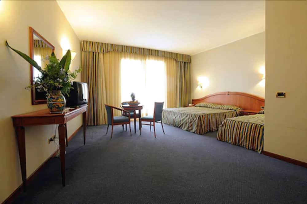 Hotel President — Hotel rooms in Marsala, Sicily