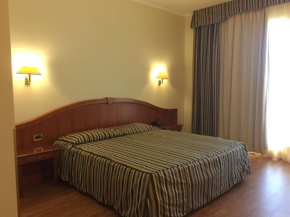 Hotel President — Hotel rooms in Marsala, Sicily