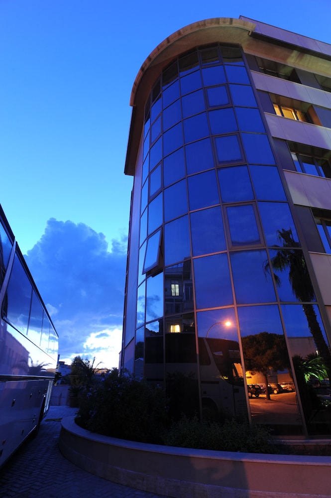 Hotel President — Hotel building in Marsala, Sicily