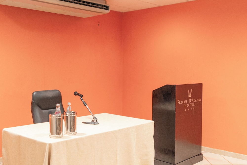 Modica Inn Centro, BW Premier Collection — Hotel building in Modica, Sicily