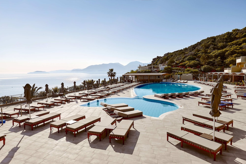 Blue Marine Resort & Spa — Swimming pool in Ammoudara (Agios Nikolaos)