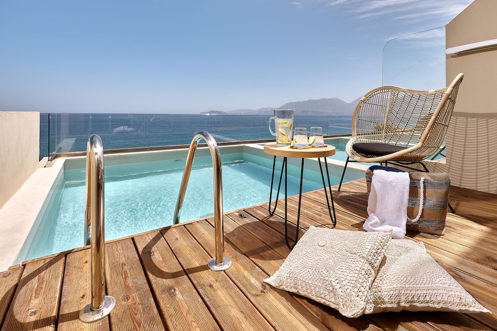 Blue Marine Resort & Spa — Swimming pool in Ammoudara (Agios Nikolaos)