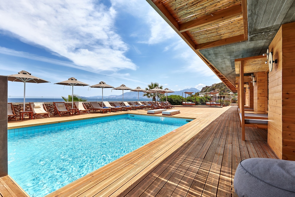 Blue Marine Resort & Spa — Swimming pool in Ammoudara (Agios Nikolaos)