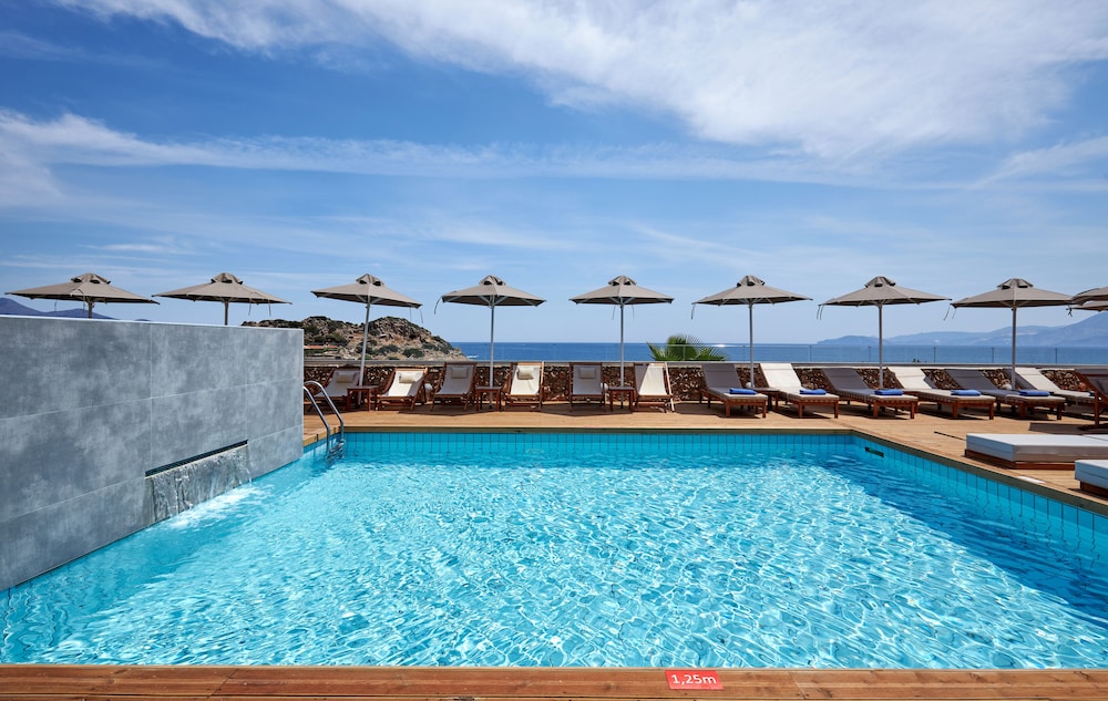 Blue Marine Resort & Spa — Swimming pool in Ammoudara (Agios Nikolaos)
