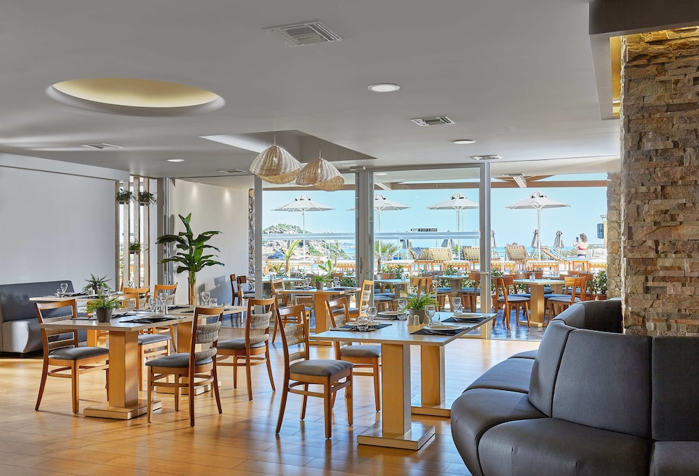 Blue Marine Resort & Spa — Restaurant & bars in Ammoudara (Agios Nikolaos)