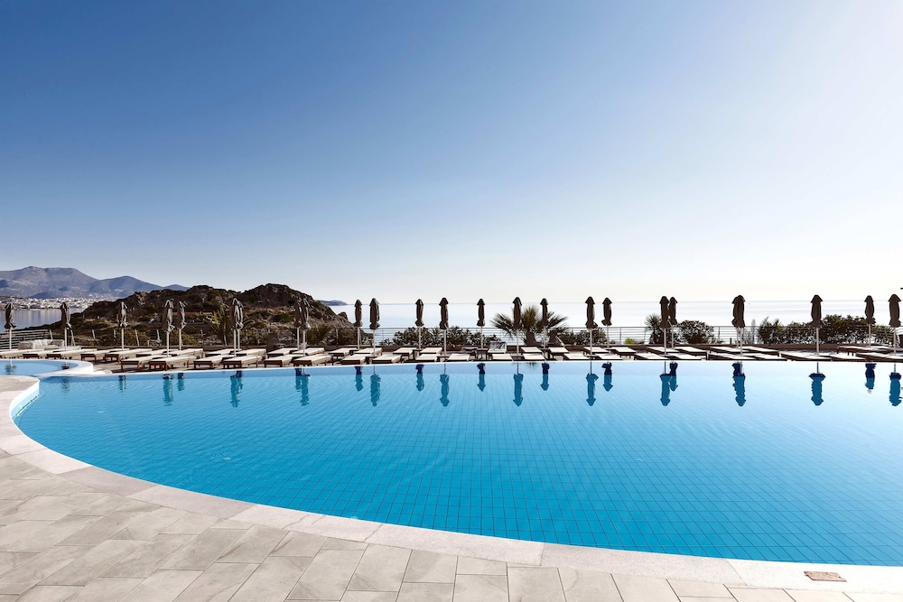 Blue Marine Resort & Spa — Swimming pool in Ammoudara (Agios Nikolaos)