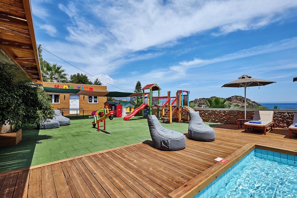 Blue Marine Resort & Spa — Attractions for children in Ammoudara (Agios Nikolaos)