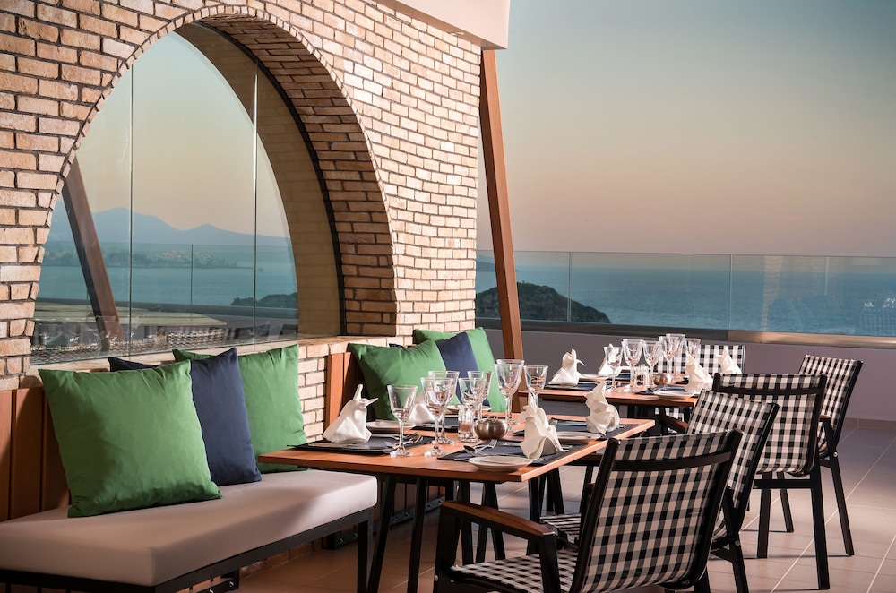 Blue Marine Resort & Spa — Restaurant & bars in Ammoudara (Agios Nikolaos)