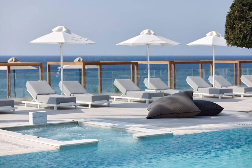 Dimitra Beach Hotel & Suites — Swimming pool in Psalidi, South Aegean