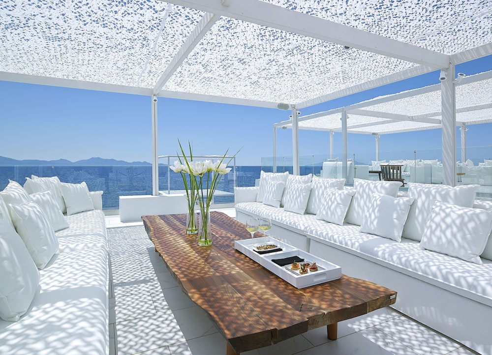 Dimitra Beach Hotel & Suites — Restaurant & bars in Psalidi, South Aegean