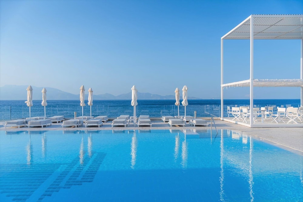 Dimitra Beach Hotel & Suites — Swimming pool in Psalidi, South Aegean