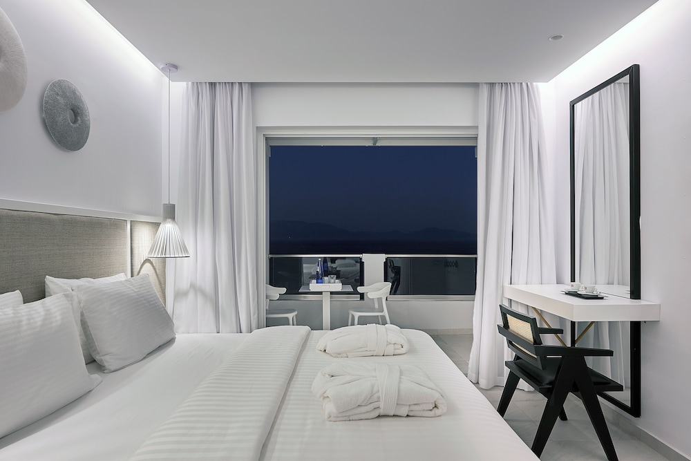 Dimitra Beach Hotel & Suites — Hotel rooms in Psalidi, South Aegean