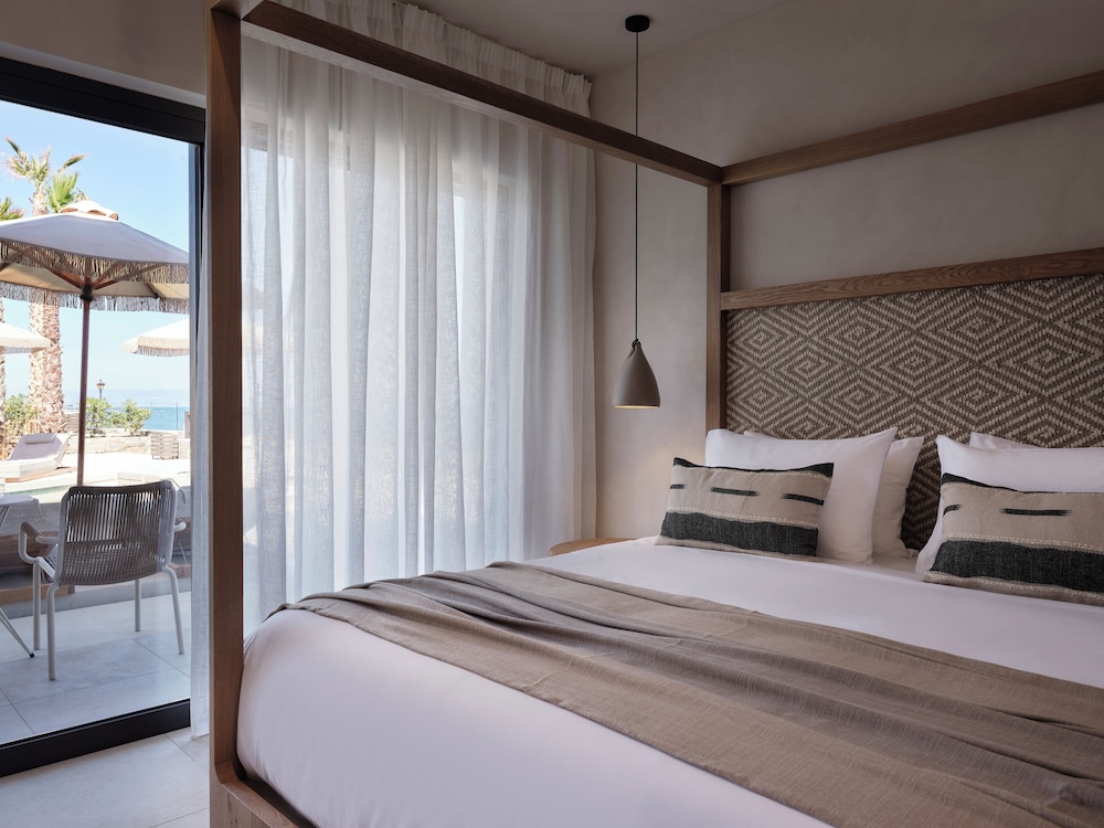 Stella Blue Seaside Resort - All inclusive — Rooms in Aposelemis