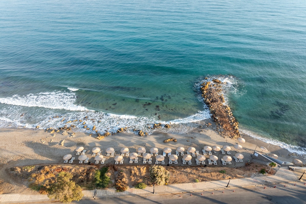 Stella Blue Seaside Resort - All inclusive — Outdoor in Aposelemis