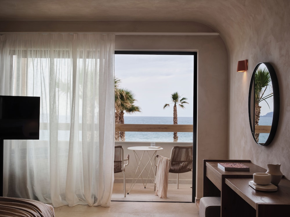 Stella Blue Seaside Resort - All inclusive — Rooms in Aposelemis