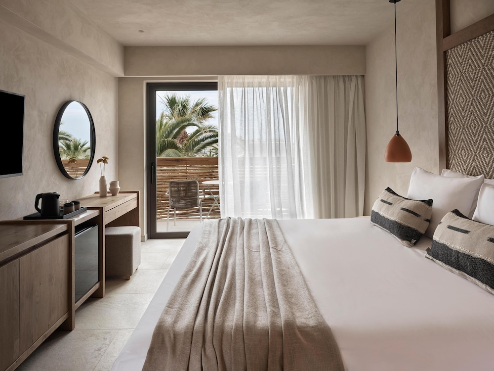 Stella Blue Seaside Resort - All inclusive — Rooms in Aposelemis