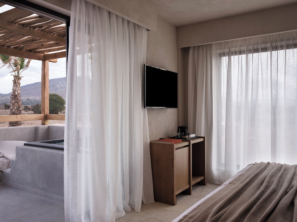 Stella Blue Seaside Resort - All inclusive — Rooms in Aposelemis
