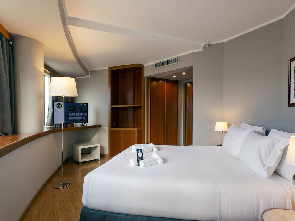 B&B Hotel Trapani Crystal — Hotel rooms in Trapani, Sicily