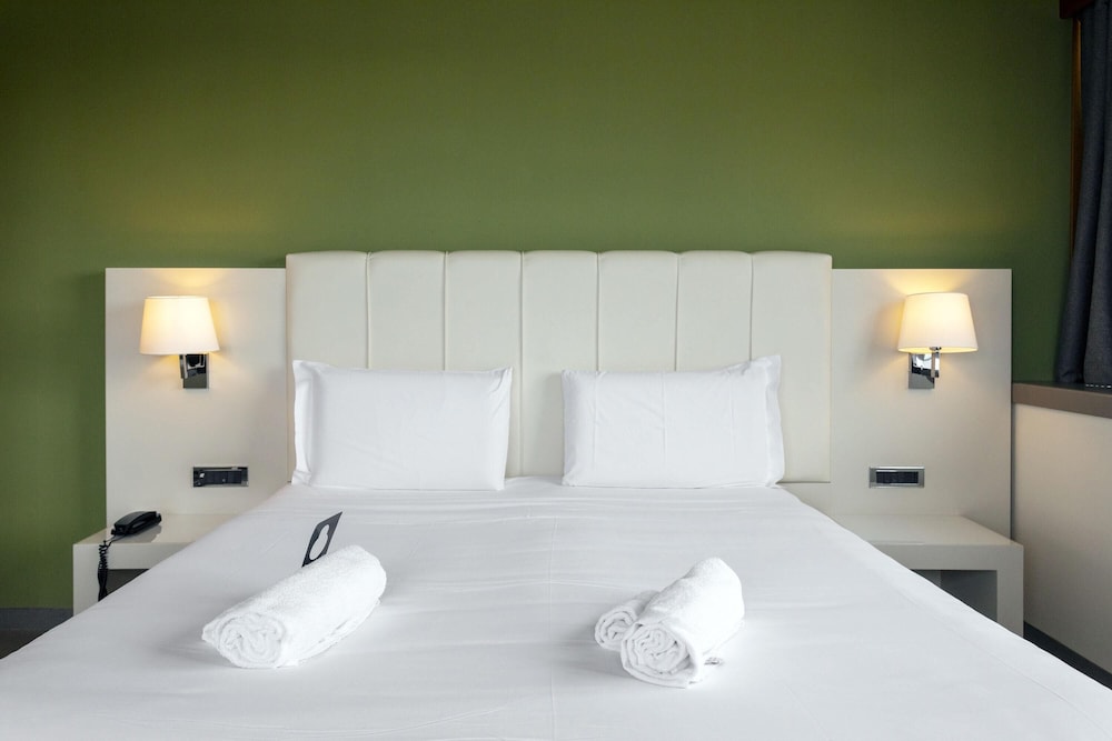 B&B Hotel Trapani Crystal — Hotel rooms in Trapani, Sicily