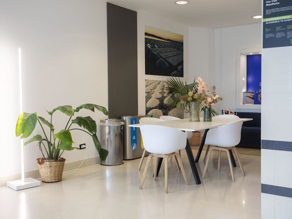 B&B Hotel Trapani Crystal — Restaurant & bars in Trapani, Sicily
