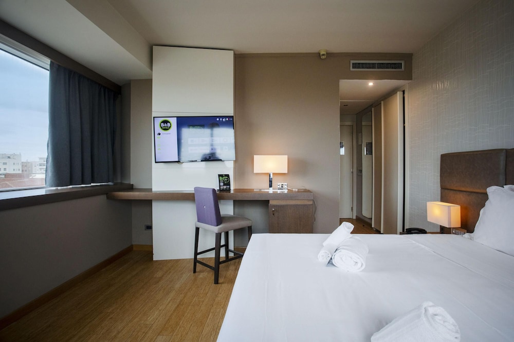 B&B Hotel Trapani Crystal — Hotel rooms in Trapani, Sicily