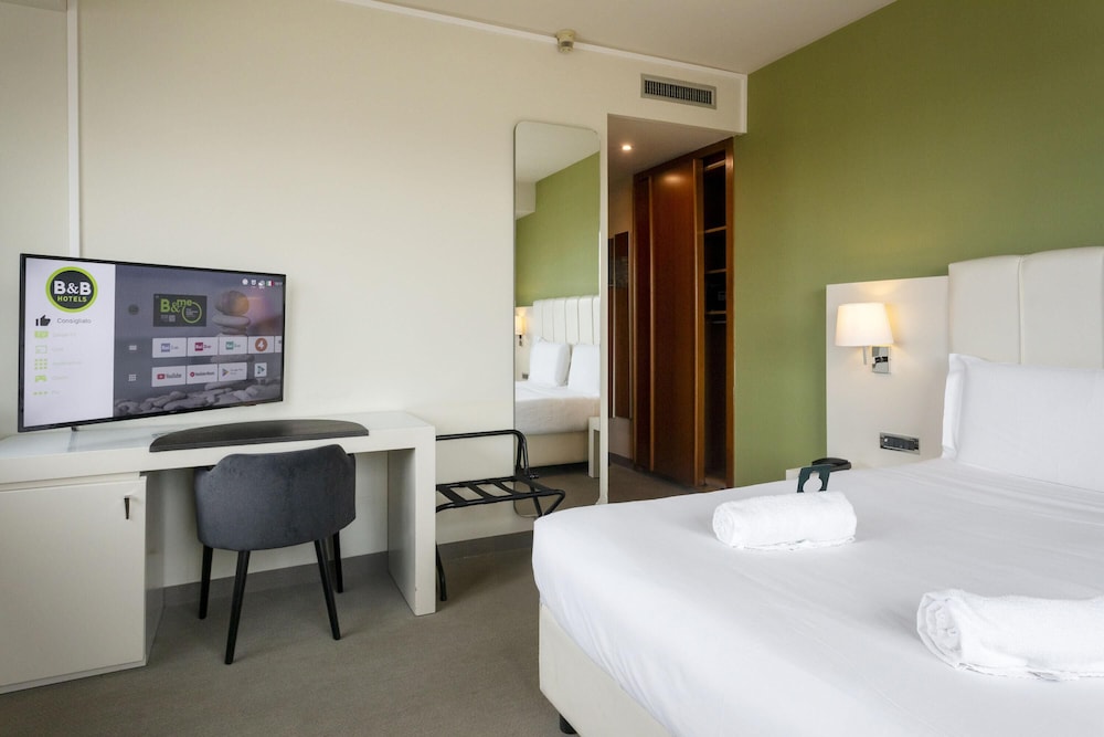 B&B Hotel Trapani Crystal — Hotel rooms in Trapani, Sicily