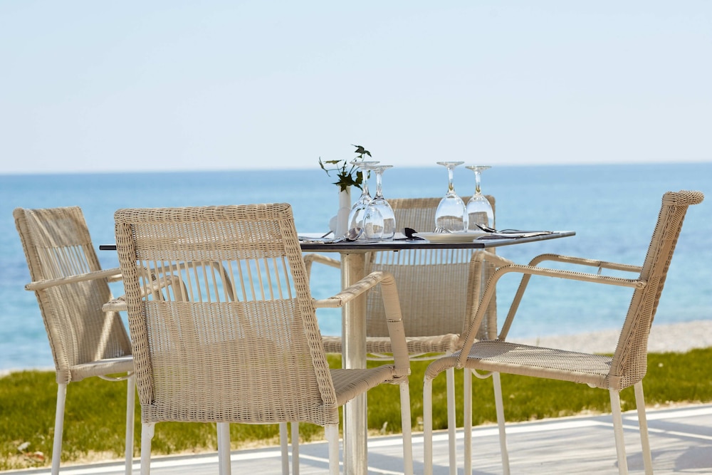 Giannoulis – Grand Bay Beach Resort - Adults Only — Restaurant & bars in Platanias