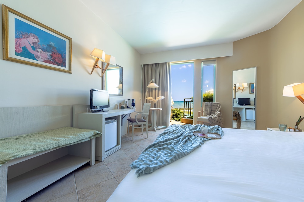 Giannoulis – Grand Bay Beach Resort - Adults Only — Hotel rooms in Platanias