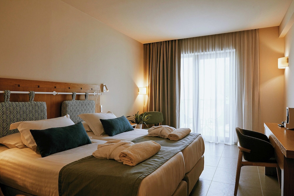 Giannoulis – Grand Bay Beach Resort - Adults Only — Hotel rooms in Platanias