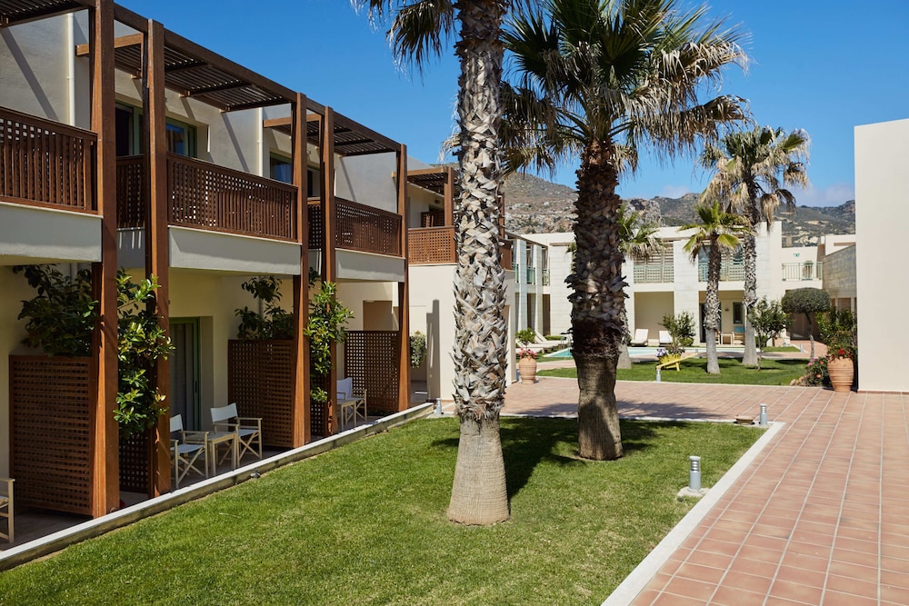 Giannoulis – Grand Bay Beach Resort - Adults Only — Hotel building in Platanias