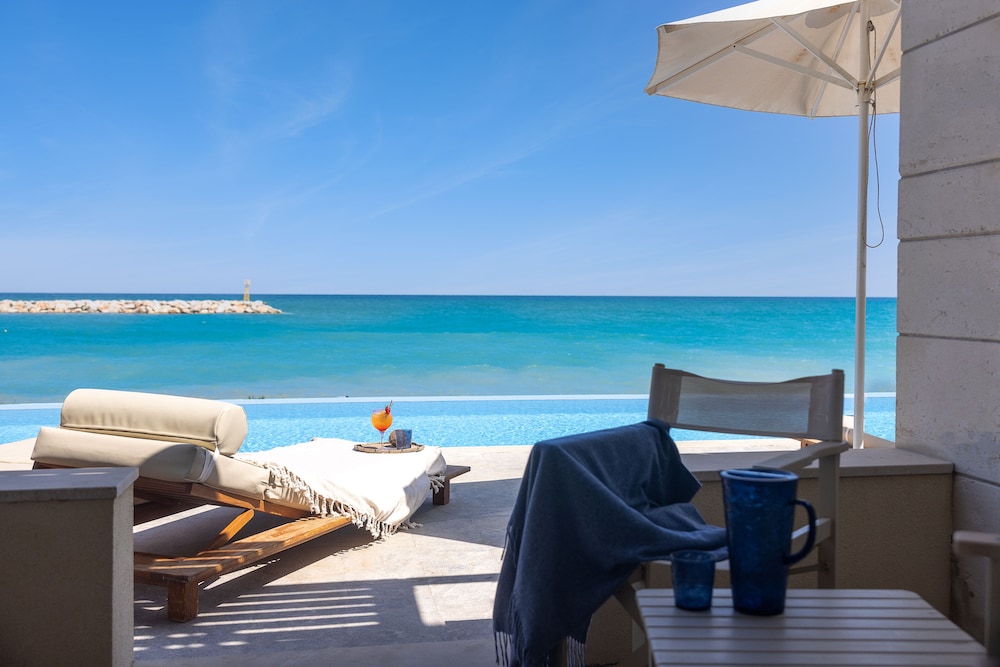 Giannoulis – Grand Bay Beach Resort - Adults Only — Swimming pool in Platanias