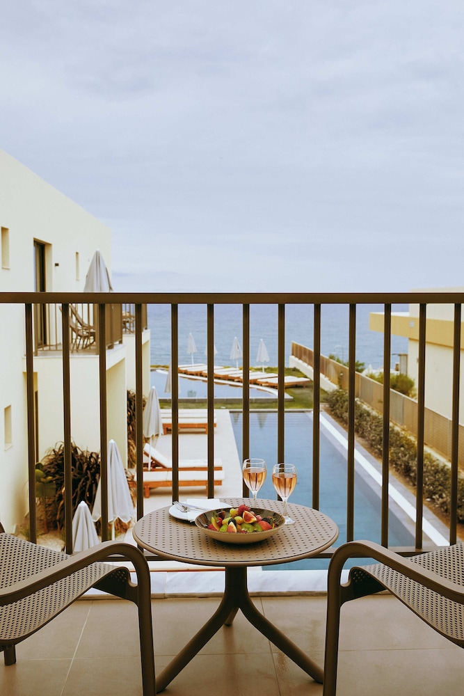 Giannoulis – Grand Bay Beach Resort - Adults Only — Hotel building in Platanias