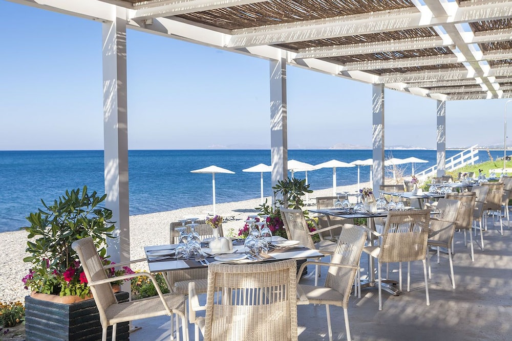 Giannoulis – Grand Bay Beach Resort - Adults Only — Restaurant & bars in Platanias