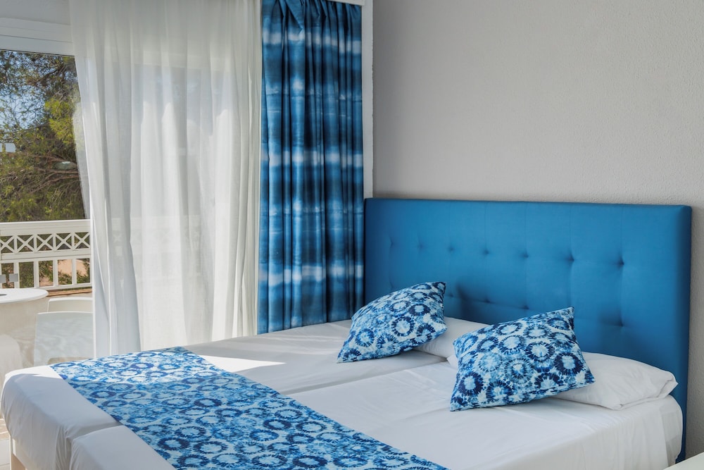 Aparthotel Green Garden — Hotel rooms in Cala Ratjada, Balearic Islands
