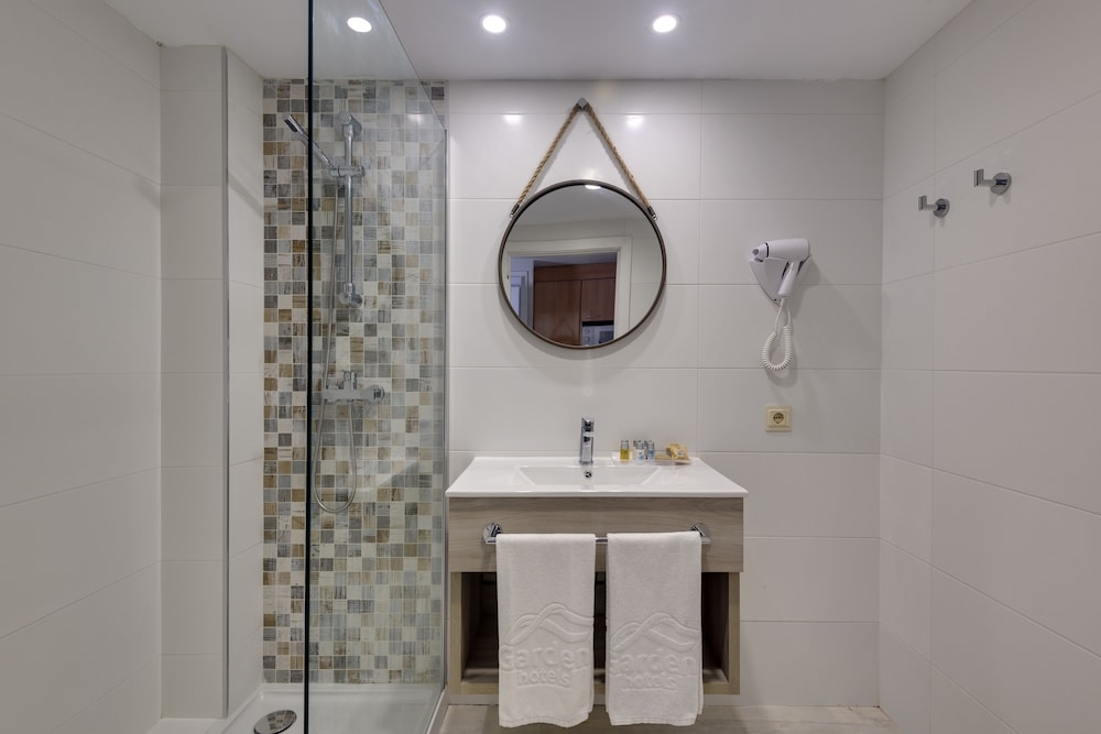 Aparthotel Green Garden — Hotel rooms in Cala Ratjada, Balearic Islands