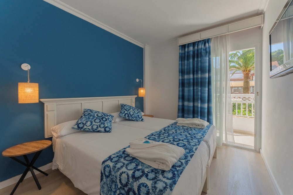 Aparthotel Green Garden — Hotel rooms in Cala Ratjada, Balearic Islands