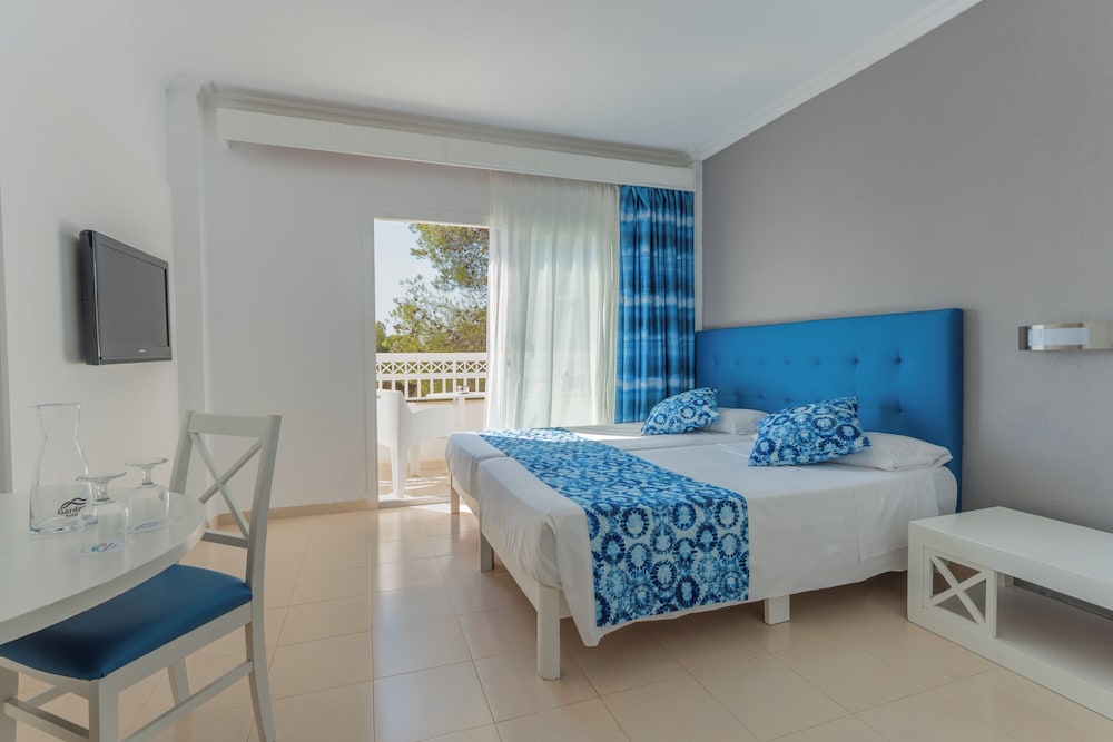 Aparthotel Green Garden — Hotel rooms in Cala Ratjada, Balearic Islands