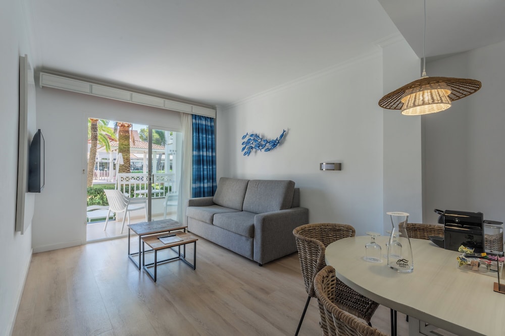 Aparthotel Green Garden — Hotel rooms in Cala Ratjada, Balearic Islands