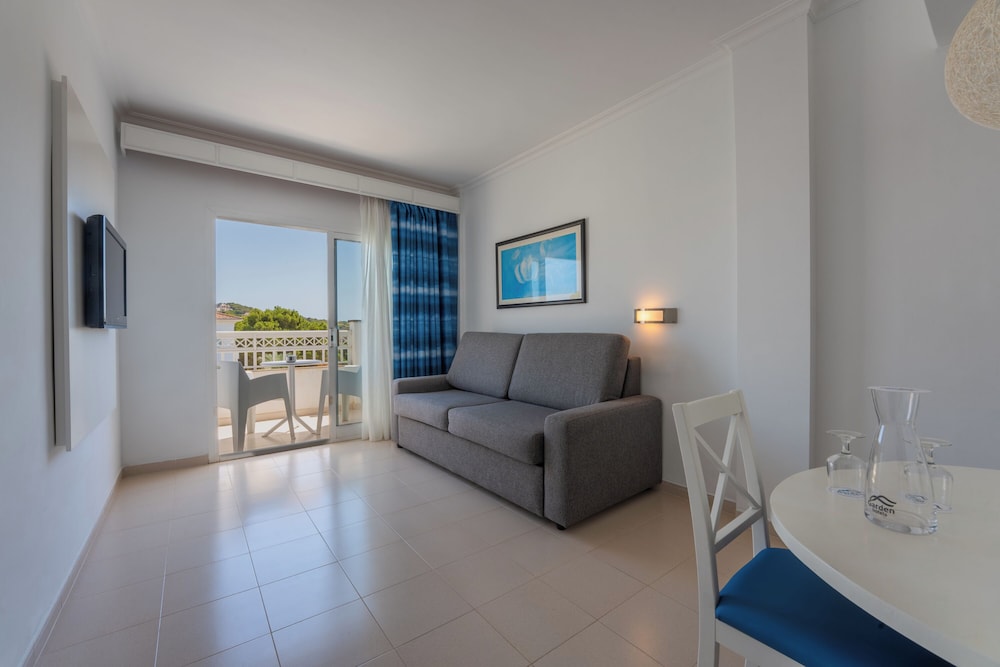 Aparthotel Green Garden — Hotel rooms in Cala Ratjada, Balearic Islands