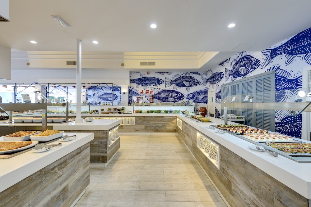 Aparthotel Green Garden — Restaurant & bars in Cala Ratjada, Balearic Islands