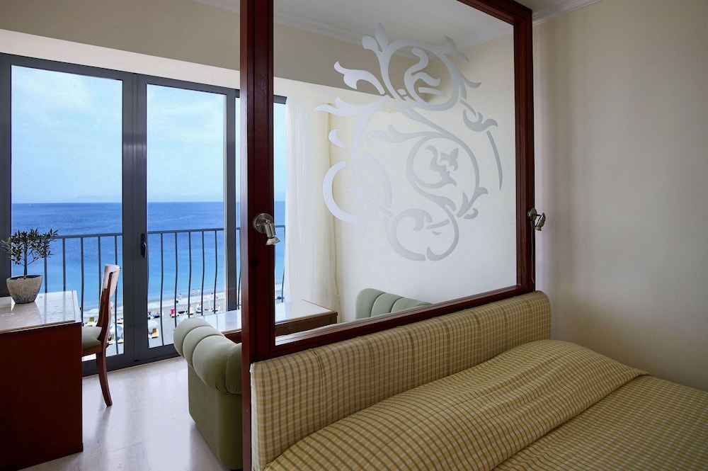 Mitsis La Vita — Hotel rooms in Rhodes Town, South Aegean